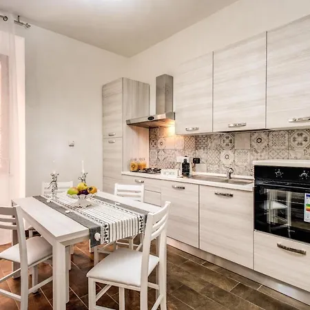 Laura Luxury In The Center Apartment